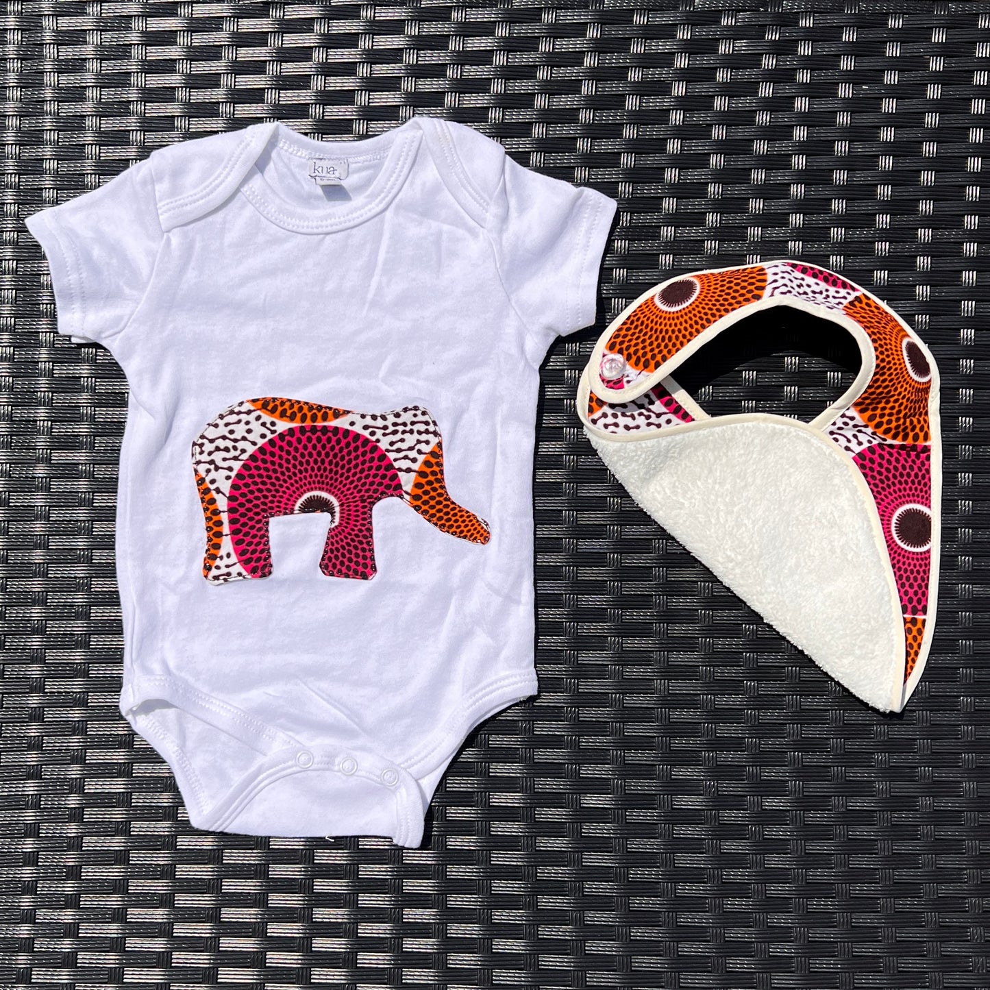 Lami Akos Onsie Bib Set